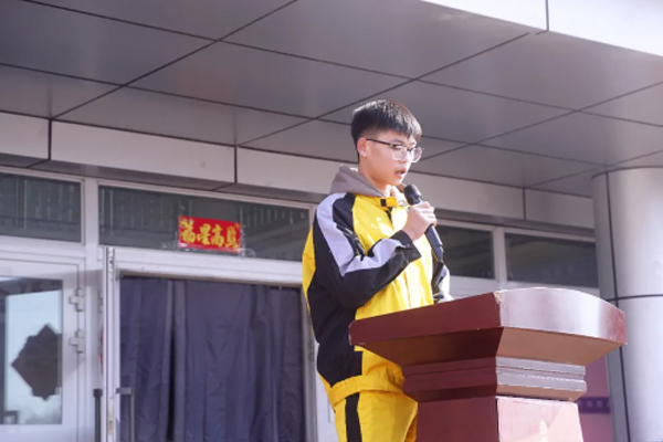 乌鲁木齐市万通技工学校“讲文明 树新风”主题教育活动圆满举行