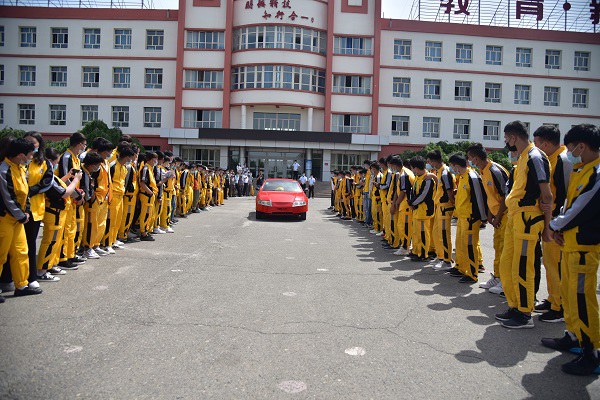 试驾啦_学汽修,汽修学校,汽车培训学校,乌鲁木齐万通汽车学校官方网站